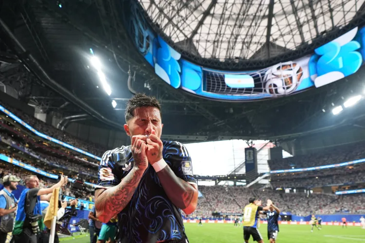 Defending champion Argentina reaches World Cup final by beating England 2-1